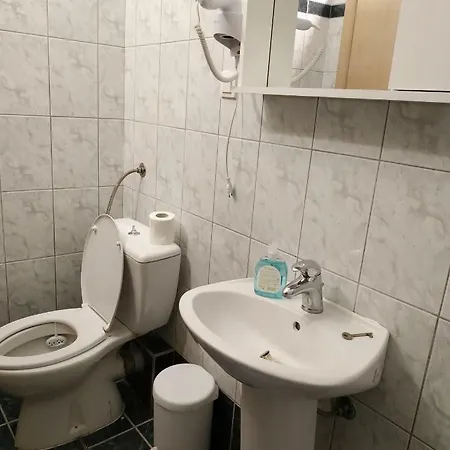 Lazaros Hotel *